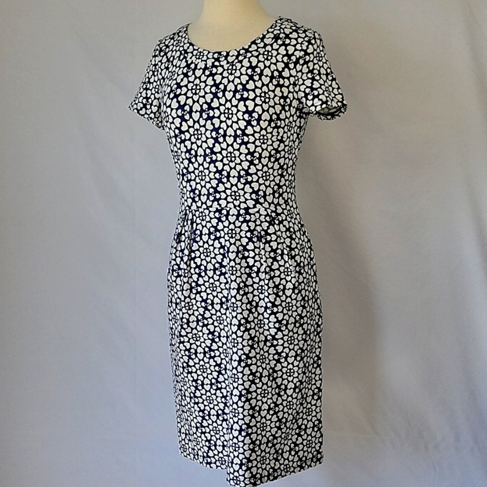 Boden Floral Heart SS Pull On  Dress Navy & White Size 4